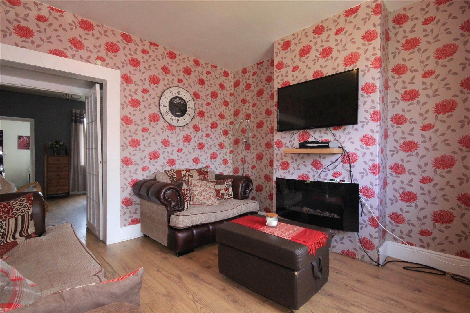 2 Bed Mid Terrace For Sale In Spencer Street Bolsover Chesterfield Derbyshire Pinewood Properties